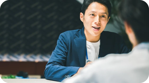 英会話習得のための目標設定と学習計画を策定。独自の学習管理アプリと担当講師とのカウンセリングで学習進捗とモチベーション管理を行い、着実な目標達成へと導きます。